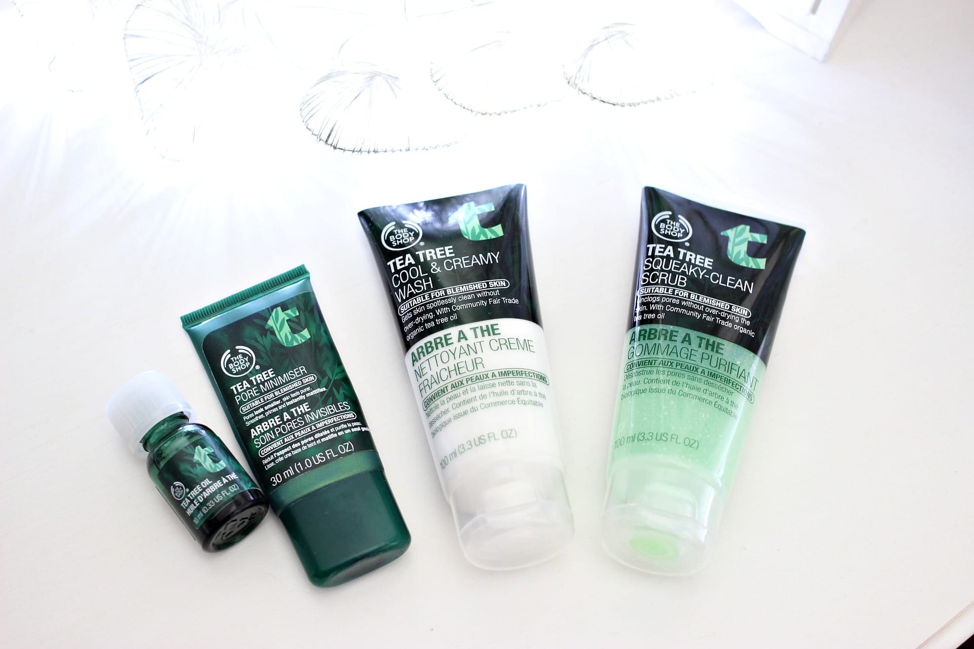 The Body Shop Tea Tree pore minimiser primer