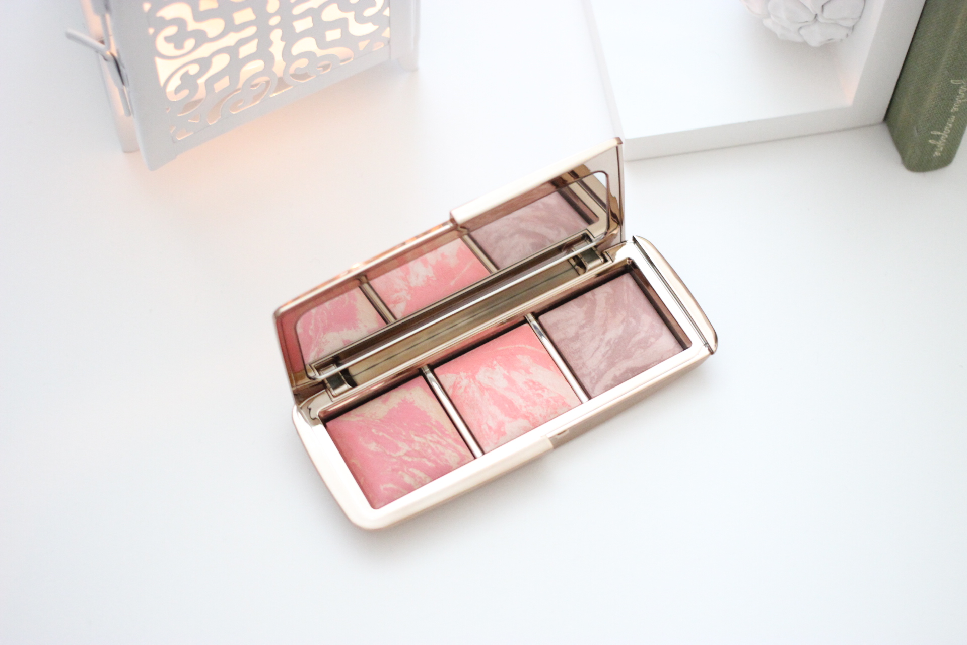 Hourglass Ambient Lighting Blush Palette