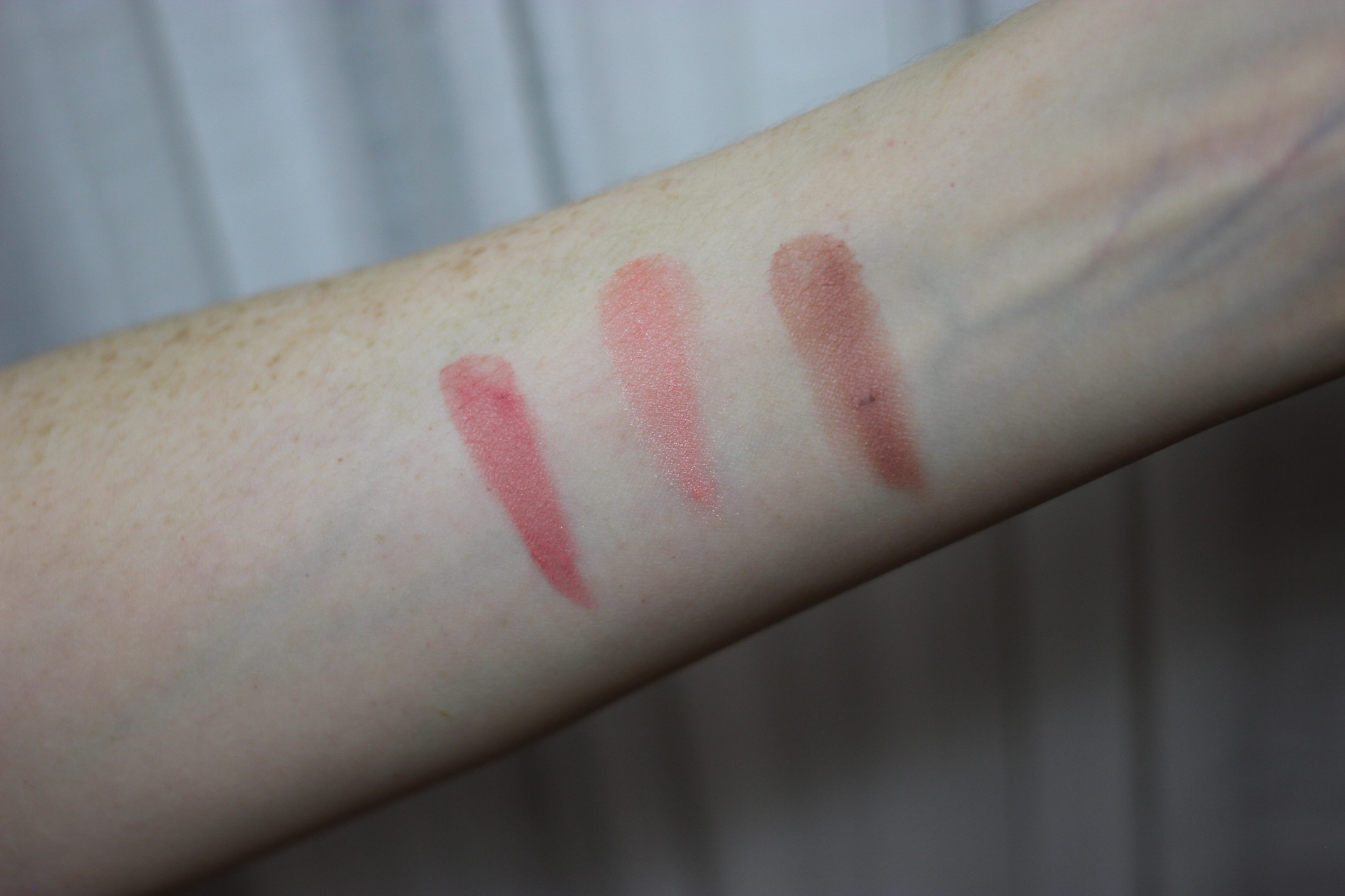 Hourglass ambient lighting blush swatches