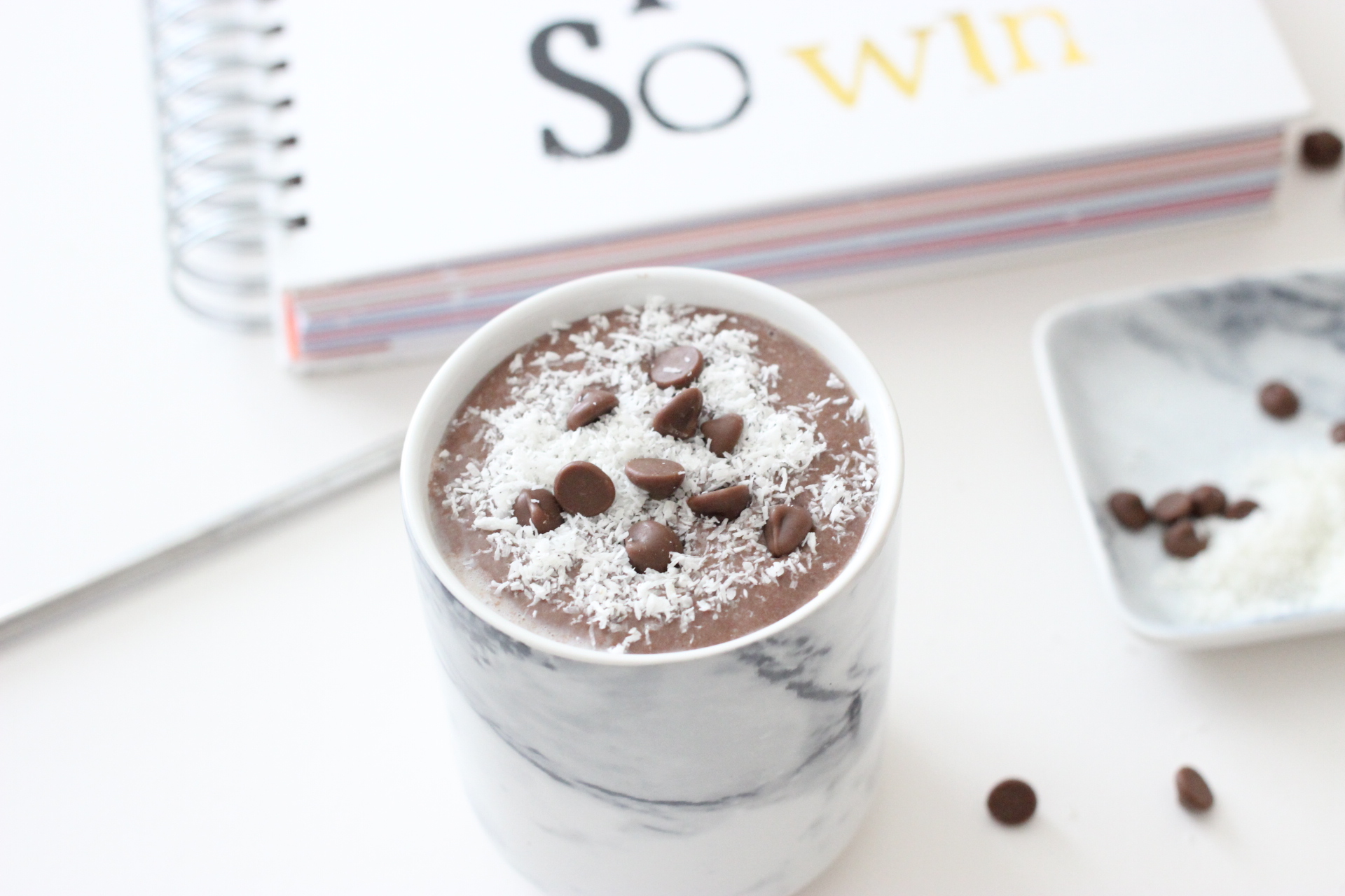 healthy chocolate breakfast smoothie
