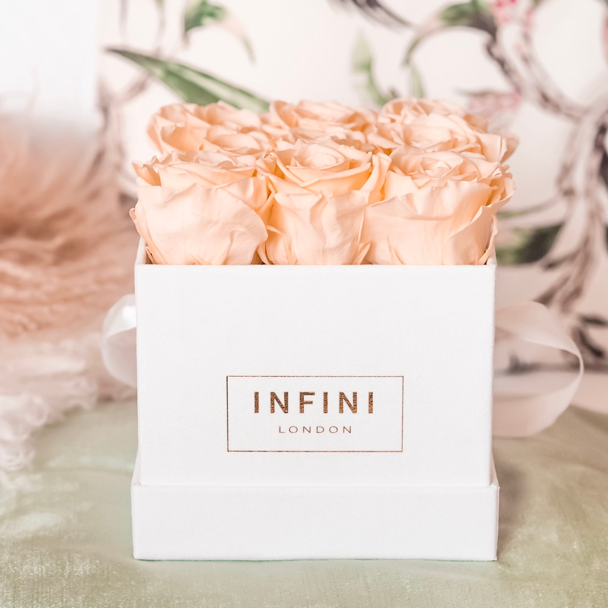 Infini Roses | roses that last a year | roses that don't need water | roses that last years | flowers that don't need water or feed | roses that last for years